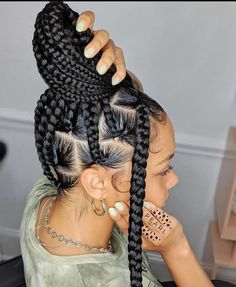 25 Lightweight Jumbo Box Braid Hairstyles That Are Cute Jumbo Box Braids Styles, Box Braids Bun, Box Braids Updo, Jumbo Knotless, Large Box Braids, Jumbo Box Braids