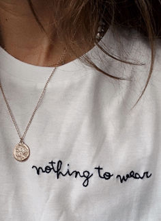 Shirt Stitching Ideas For Women, Embroidery Tshirts, Surfer Outfit, Lazy Fashion, Minimal Shirt Design, Minimal Wardrobe, Sewing Stitches, Hand Embroidery Art, Sewing Studio