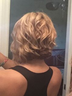 Kort Bob, Layered Bob Hairstyles, Layered Bob, Penteado Cabelo Curto, Curly Bob Hairstyles, Short Hair With Layers, Great Hair, Hair Dos, Perfect Hair