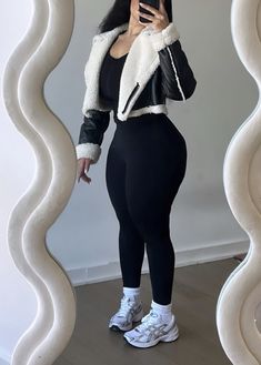 Six Flags Outfit Fall, Boots Club Outfit, Winter Latina Outfits, Baddie Outfits Casual Fall, Casino Outfits Women, Outfit Curvy Elegante, Cute Simple Fall Outfits, Fall Outfits Photoshoot, Ootd Frio