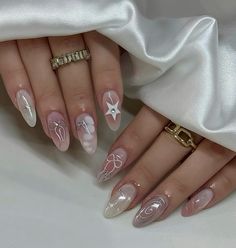 White Airbrush Nail Designs, Soft Nail Art, Asian Nails, Romantic Nails, Airbrush Nails, Really Cute Nails