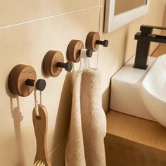 Walnut Solid Wood Single Hook - Wnkrs Wood Bathroom Accessories, Wood Towel Bar, Wood Coat Hooks, Scandi Bathroom, Bathroom Wall Hooks, Wood Hooks, Key Decorations, Coat Storage, Bookshelf Storage