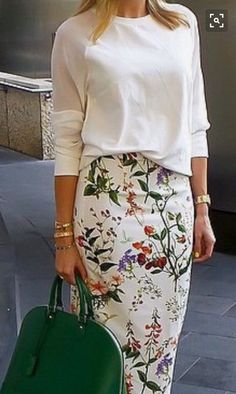 Glamorous Outfits, Spring Dresses Casual, Moda Chic, Trendy Skirts, Printed Pencil Skirt, Printed Midi Skirt, Skirt Midi, Midi Skirt Pencil