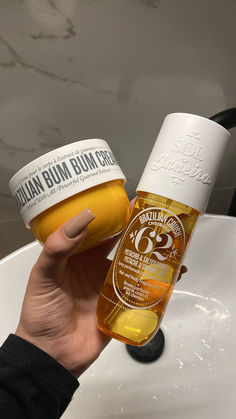 Profumo Victoria Secret, Bum Bum Cream, Sephora Skin Care, Perfume Body Spray, Pretty Skin Care, Perfume Lover, Bath And Body Care, Body Care Routine, Body Skin Care Routine