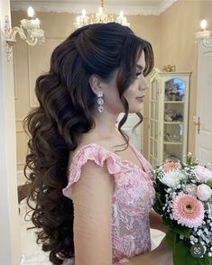 Crown Quince, Sweet 16 Hairstyles, Crown Updo, Quince Hairstyles For Long Hair, Hair Quince, Hairstyles With Crown, Quince Hairstyles With Crown