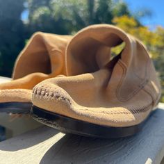 New Without Tags Moccasins. Great Quality Great Deal! Handmade Moccasins, Minnetonka Moccasins, Moccasin Boots, Leather Moccasins, Tan Color, Moccasins, Great Deals, Size 10, Women Shoes