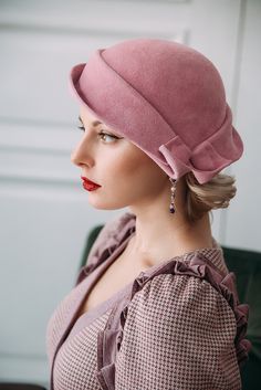 1920 Hats Woman, 1940s Hats Women, Nora Helmer, Vintage Capsule Wardrobe, Floral Headband Wedding, Cloche Hat Pattern, Night Costume, 1920s Hats, 1930s Hats