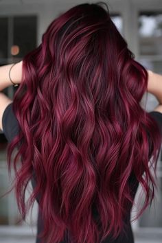 Fall Hair Colors Burgundy, Berry Burgundy Hair Color, Burgandy Hair Highlight, Burgundy Balayage, Burgandy Hair, Soft Highlights, Wine Red Hair