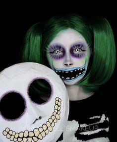 Creative Halloween Makeup Looks, Nightmare Before Christmas Costume, Creative Halloween Makeup, Halloween Costumes 2022, Spooky Halloween Costumes, Victorian Halloween, Movie Makeup