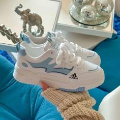 Best Sneakers For Women, Vetements Shoes, Kicks Shoes, Shoes Outfit Fashion, Cute Nike Shoes