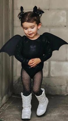 Toddler Bat Costume, Halloween Costumes Fashion, Unique Toddler Halloween Costumes, Diy Girls Costumes, Sibling Halloween Costumes, Toddler Costumes Girl, Halloween Costume Toddler Girl