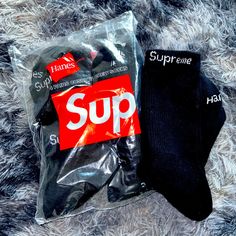 Brand New Single Pair Of Supreme Black Socks!! Supreme Socks Outfit, Supreme Sweatpants, Supreme Graphic Tee, Supreme Brand, Supreme Box Logo Tee, Tie Dye Socks, Grey Socks, Athleisure Casual, Black Socks