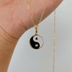 Yin Yang charm pendant. Gold fill with black and white detail on gold filled chain. Perfect dainty piece to wear alone or layer. Gold fill lobster clasp. Yin And Yang Pendant, Necklace Yin Yang, Yin Yang Accessories, Yin And Yang Jewelry, Yin Yang Earrings, Yin And Yang Necklace, Ying Et Yang, Ying Yang Necklace, Yin Yang Jewelry