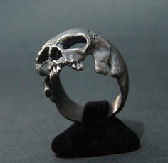 #Skull #Calavera #Anillo #Ring #Silver #Plata #925 Gothic Engagement Ring, Sterling Silver Skull Rings, Silver Skull Ring, Rings Handmade, Dope Jewelry, Skull Jewelry, A Skull, Design Course, Skull Ring