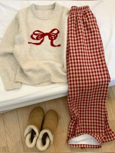 #cozy #home #cozyoutfit #homeoutfit #pijama #uggs #couquette 2024 Fits, Accessory Inspo, Skandinavian Fashion, Cute Everyday Outfits, Mode Inspo