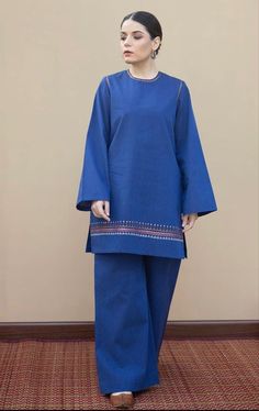 Simple Suit Designs, Trendy Shirt Designs, Pakistani Fashion Casual, Stylish Short Dresses, Pakistani Dresses Casual, Winter Fashion Outfits Casual