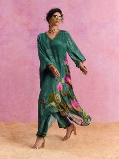 Experience effortless charm with the luciana kaftan with bottom pants in green shade. The flowing silhouette and whimsical lotus motif design makes this kaftan a stylish choice for a relaxed and carefree party look . Kaftan And Pants, Indo Western Outfits, Lotus Motif, Tuxedo Accessories, Beach Wedding Guests, Luxury Pret, Ritu Kumar, Pant For Women, Summer Bride