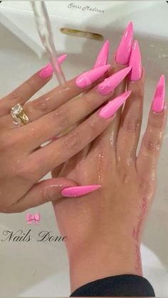 Pink Stiletto Nails, Stilleto Nails Designs, Glitter Nails Acrylic, Claw Nails, Short Square Acrylic Nails