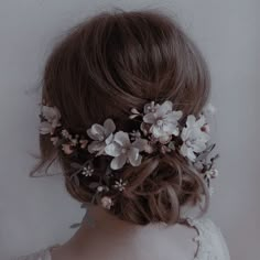 Medium Length Quince Hairstyles, Sweet Sixteen Hairstyles For Short Hair, Quinceanera Hairstyles Shorthair Curly, Debut Hairstyles Short Hair, Up Dos For Quinceanera Hair Ideas, Quinceanera Hairstyles Shoulder Length, Debut Hairstyles With Crown, Short Hair Quinceanera Hairstyles, Quinceanera Hairstyles For Short Hair