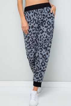 These sweatpants are designed to keep you cozy and stylish all day long. The eye-catching leopard print adds a trendy and fashion-forward touch to your casual attire, making you stand out from the crowd. Features: Pocketed Sheer: Opaque Material... Yoga Wear Women, Contrast Dress, Printed Sweatpants, Plus Size Two Piece, Stand Out From The Crowd, Islamic Clothing, Tank Top Camisole, Kids Pants