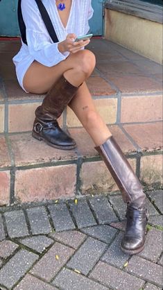 Riding Boots Aesthetic, Riding Boots Outfit, Fry Boots, Riding Boot Outfits, Black Tie Outfits, Brown Riding Boots, Winter Trends, Boots Leather