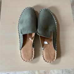 Women’s Size 8 Sandals. Never Worn Before. Super Cute Casual Khaki Sandals For The Beach, Casual Khaki Sandals For Summer, Casual Closed Toe Sandals For Day Out, Casual Green Slip-on Mules, Khaki Casual Sandals For Spring, Closed Toe Green Mules For Beach, Closed Toe Green Mules For The Beach, Green Closed Toe Mules For Beach, Green Closed Toe Mules For The Beach