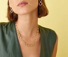 This 18K yellow gold link collar necklace is finely engraved by hand with an ancient Florentine technique. It is ideal styled with the different stackable pendants of the Jaipur collection. Marco Bicego Jewelry, Marco Bicego, Gold Flats, Italian Jewelry, Gold Link, Fabulous Jewelry, Gold Collection, Link Necklace, Hand Engraving