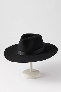 Luxury Handmade Western Felt Hat, Formal Felt Hat Band For Fall, Elegant Felt Hat With Curved Brim For Western-themed Events, Elegant Fedora For Western-themed Fall Events, Elegant Fall Fedora For Western-themed Events, Elegant Winter Felt Hat For Western-themed Events, Kentucky Derby Felt Fedora Hat, Felt Fedora For Kentucky Derby, Western Hat Styles