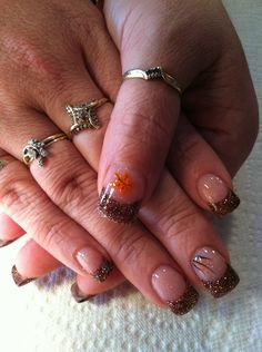 Fall Nails - pretty tip color Fall Nails French Tip Square, Fall Nail Tip Designs, Fall French Tips Square, Fall Nails Designs Short, Fall Nails French Tip Art Designs, French Tip Nails With Design For Fall, Thanksgiving French Tip Nails, Fall Nail Tips, Easy Autumn Nails