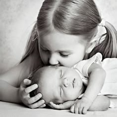 Sibling Photography Newborn, Newborn Family Pictures, Newborn Sibling, Photo Bb, Sibling Pictures, Foto Newborn, Baby Fotografie, Sibling Photos, Sibling Photography