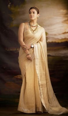 Ambani Wedding, Tissue Silk Saree, Ombre Wall, Simple Saree Designs, Simple Sarees, Elegant Saree, Saree Look, Fancy Sarees, Brown Aesthetic