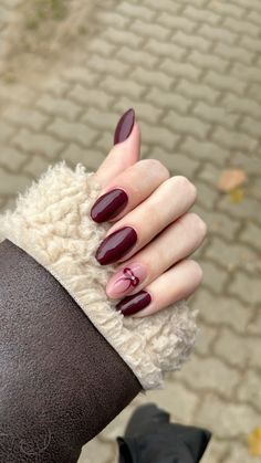 Christmas nails, decemver nails, burgundy nails Burgundy Nails Christmas, Burgundy Christmas Nails, Nails Burgundy, Burgundy Nails, Christmas Nails, Nails, Christmas