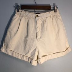 Cream/Off White Twill Chino Shorts From Bdg Mid-Rise Zip Fly + Side Pockets 100% Cotton Machine Wash Perfect Condition Never Worn Urban Outfitters Shorts, Chino Shorts, Mid Rise, Urban Outfitters, Off White, Womens Shorts, Cream, Women Shopping, White