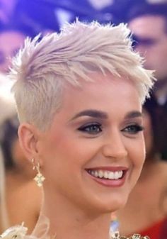 Short Spiky Hairstyles, Short Haircut Styles, Really Short Hair, Blonde Pixie Hair, Short Hair Pixie Cuts, Short Sassy Hair, Short Hair Undercut