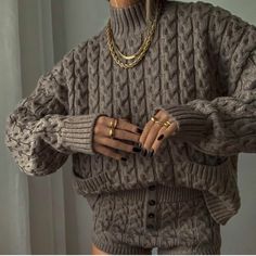 *Listing Is For Both Shorts (Size Medium) And Sweater (Size Small) *Note, Pieces Cannot Be Sold Separately. New With Tags 6771/135 48%Polyester, 46% Acrylic, 6% Wool Sweater Measurements Bust- 42” Total Length- 21” Price Is Firm Mm271 Asos Winter Outfits, Zara Sweater, Sweater Set, Sweater And Shorts, Classy Outfits, Everyday Outfits, Cable Knit, Fashion Inspo Outfits, Knit Sweater