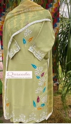 Simple Suit Designs, Georgette Suit, Embroidery Fashion Detail, Diy Embroidery Designs, Embroidery Tshirt, Hand Work Embroidery, Sleeves Designs For Dresses