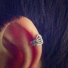 Really Cool Unisex Ear Cuff, Made Of Zinc Alloy Metal. Great Lil Accessory For The Person Who Like To Add Some Personality To Their Attire. Perfect For Halloween New In Package Ear Cuff Piercing, Halloween News, Skeleton Hand, Skeleton Hands, Ear Cuffs, Tan Brown, Zinc Alloy, Skeleton, Ear Cuff