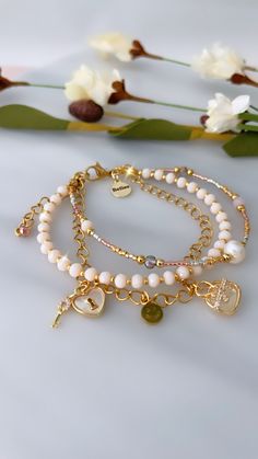 Three bracelets in one, made with crystal rondelle, pearls 18k gold beads, miyuki beads and stainless steel chain. 𝐌𝐀𝐓𝐄𝐑𝐈𝐀𝐋: 18k Gold filled 𝐂𝐀𝐑𝐄 𝐓𝐈𝐏𝐒: Avoid contact with moisture (water, perfume and other chemicals) Mostly take off jewelry when exercising, showering, sleeping When not in use store your pieces in the jewelry bag or box. Colombian Gold, Miyuki Ring, Hair Accessories Storage, Water Perfume, Bronze Earrings, Gold Anklet, Crystal Light, Jewelry Bag, Miyuki Beads