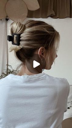 Updo Hairstyles For Medium Hair, Hair Updos Tutorials, Easy Hairstyles For Thick Hair, Diy Haircut, Hairstyles Bun, Stunning Hairstyles