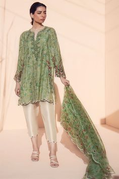 Transition effortlessly into spring with this tea-green khaddi silk printed kurta and printed organza dupatta with embroidery detailing. Paired with raw silk shalwar. Stylish Frocks, Eid Collection 2022, Organza Kurta, Sania Maskatiya, Organza Suits, Pakistani Fashion Casual, Kurti Designs Latest, Style Guru, Salwar Kamiz