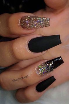 Stars Nails, Black Gold Nails, Black Nails With Glitter, New Years Nail Designs, Silver Glitter Nails, Gold Nail Designs, Gold Glitter Nails, Valentine Nails, Winter Nails Acrylic