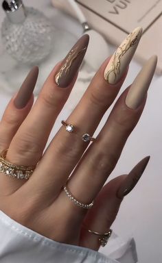 December Nail Ideas Coffin, Moody Winter Nails, Fall Nails With White, Stiletto Fall Nails Designs, November December Nails, Stiletto Nail Art Fall, Atum Nails, Nails Ideas November, Nails Fall Winter