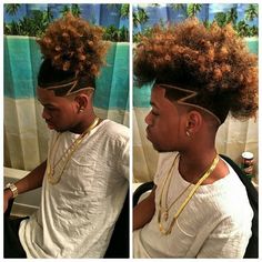 Now THIS is how you do a man bun! Lol Haircut For Men Fade, Haircut For Men, Taper Fade Haircut, Pelo Afro, Haircut Designs, Faux Hawk