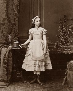 Victorian Photography, 1870s Fashion, Victorian Portraits, Victorian Times, Victorian Photos