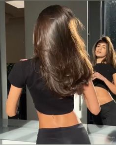 Rich Girl Brown Hair, Simple Expensive Outfits, Middle Length Hair Styles, Chocolate Glaze Hair, Long Brown Hair Aesthetic, Healthy Brown Hair, Brown Hair Medium Length, Brown Hair Long, Winter Hair Trends