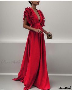 Olivia Mark - Sleeveless Backless Solid Color Maxi Dress with an Elegant Collar Prom Dresses Long Black, Red Bridesmaid, Satin Evening Gown, Best Wedding Guest Dresses, Red Dress Outfit, Dresses Fancy, Best Red Carpet Looks, Satin Evening Dresses, Red Bridesmaid Dresses