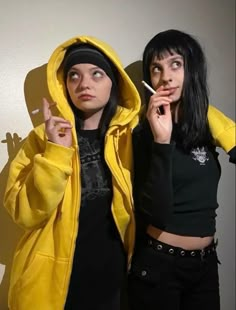 Braking Bad Halloween Costumes, Jane And Jesse Halloween Costume, Breaking Bad Group Costume, Easy Last Min Couple Costumes, Jesse And Jane Outfits, Jessie Pinkman And Jane Costume, Jane Halloween Costume Breaking Bad, Jane Breaking Bad Makeup Tutorial, Jessie Pinkman Halloween Costume