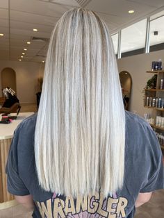 Platinum Hair With Lowlights, Ice Blonde Highlights, Blonde Dimensional Hair, Shifting Aesthetic, Light Ash Blonde Hair, White Blonde Highlights, Balayage Straight Hair, Diy Hair Dye, Ice Blonde Hair