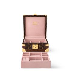 LOUIS VUITTON® - Coffret Joaillerie - Rose Ballerine Louis Vuitton Jewelry Box, Louis Vuitton Jewelry Case, Louis Vuitton Pink, Louis Vuitton Jewelry, Louis Vuitton Accessories, Lv Monogram, Louis Vuitton Official, Beautiful Rose, Rings Necklaces