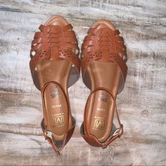 Cute Brown Sandals Made In Brazil, Women’s Size 7, Only Worn Once For A Few Hours, Looks Brand New, No Scuffs, Scratches, Or Damage Anywhere. Does Not Say It’s Leather. Will Be Perfect With Cute Spring Or Summer Dresses! Casual Brown T-strap Heels, Casual T-strap Heels For Beach, Brazil Women, Cute Spring, Made In Brazil, Brown Sandals, Flat Sandals, Women's Shoes Sandals, Brazil